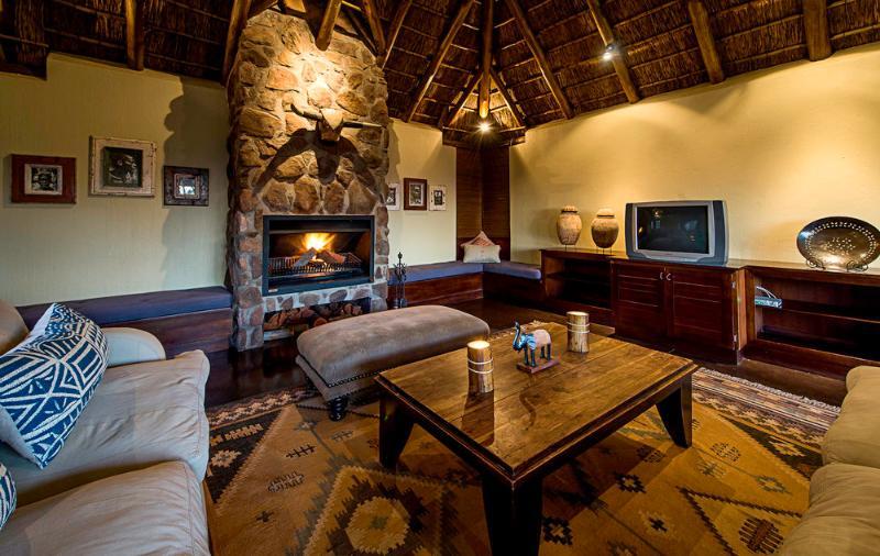 Tshwene Lodge Vaalwater Extérieur photo